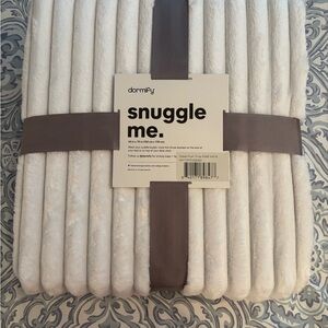 Dormify Snuggle Me Plush Ribbed Throw blanket  - NWT - #1
